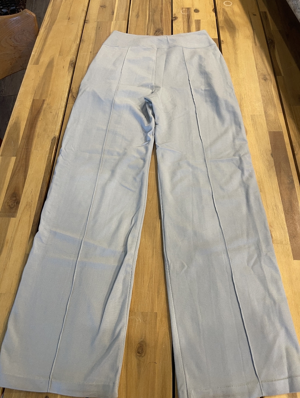 Athleta Women's Light Pale Green Grey Eastbound Wide Leg Pull On Pants Size 4 - Picture 3 of 4